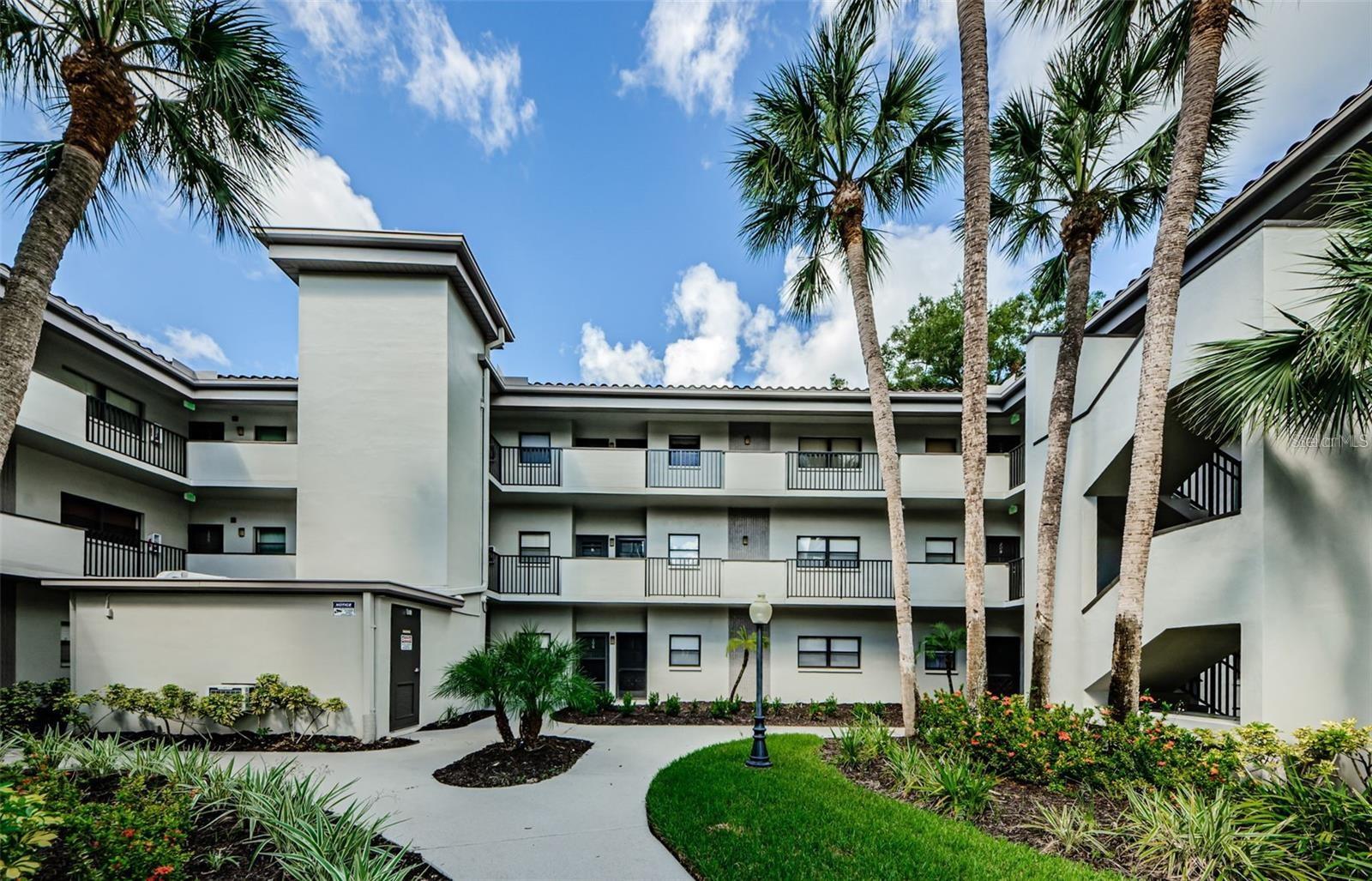 RUSTLEWOOD AT COUNTRYSIDE CONDO - Residential