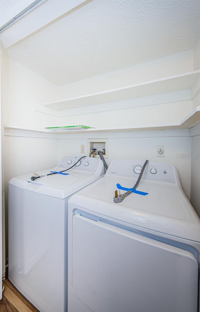 RUSTLEWOOD AT COUNTRYSIDE CONDO - Residential