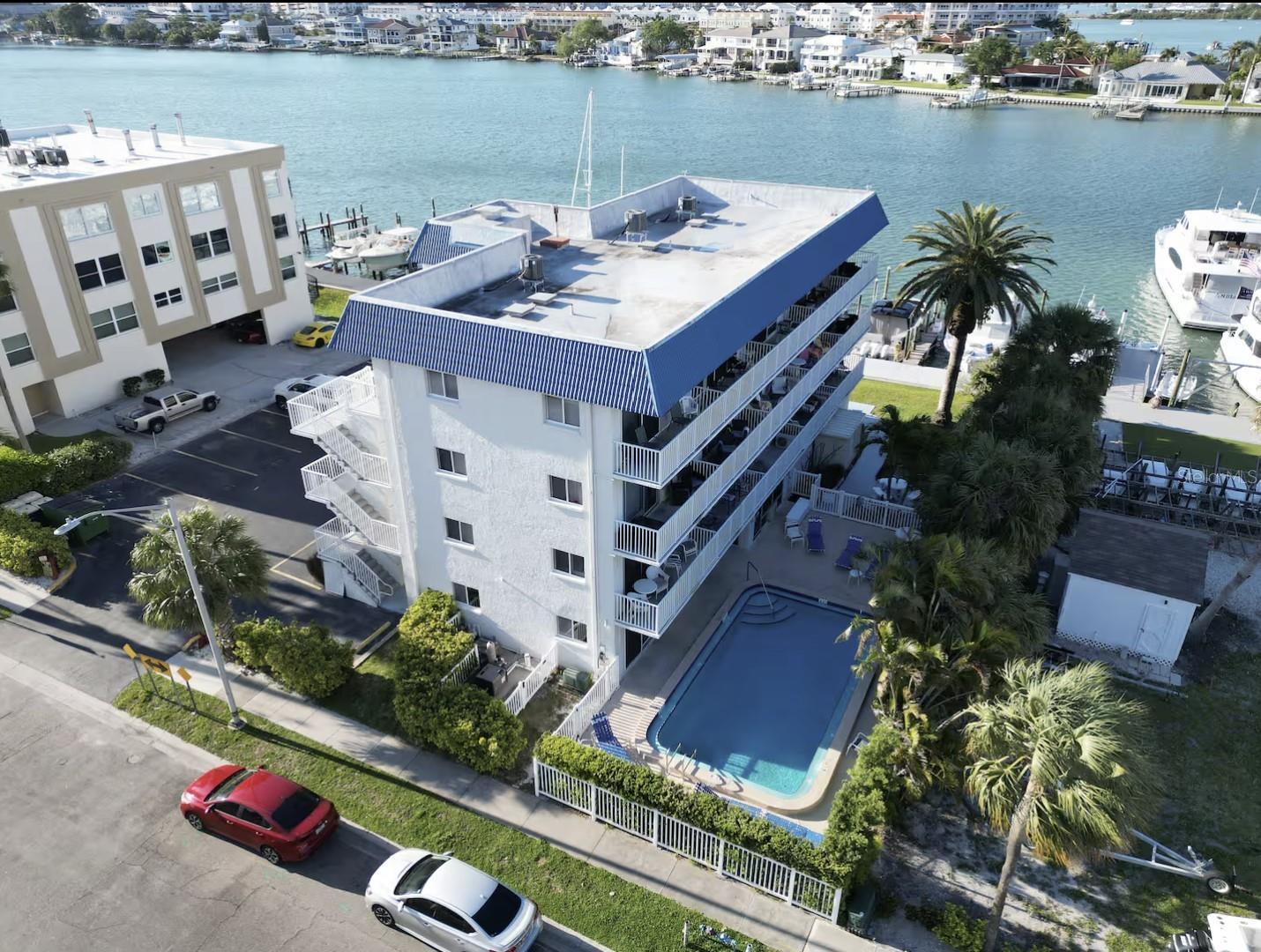 BAYSIDE CONDO - Residential
