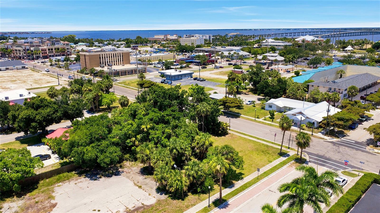 PUNTA GORDA - Land