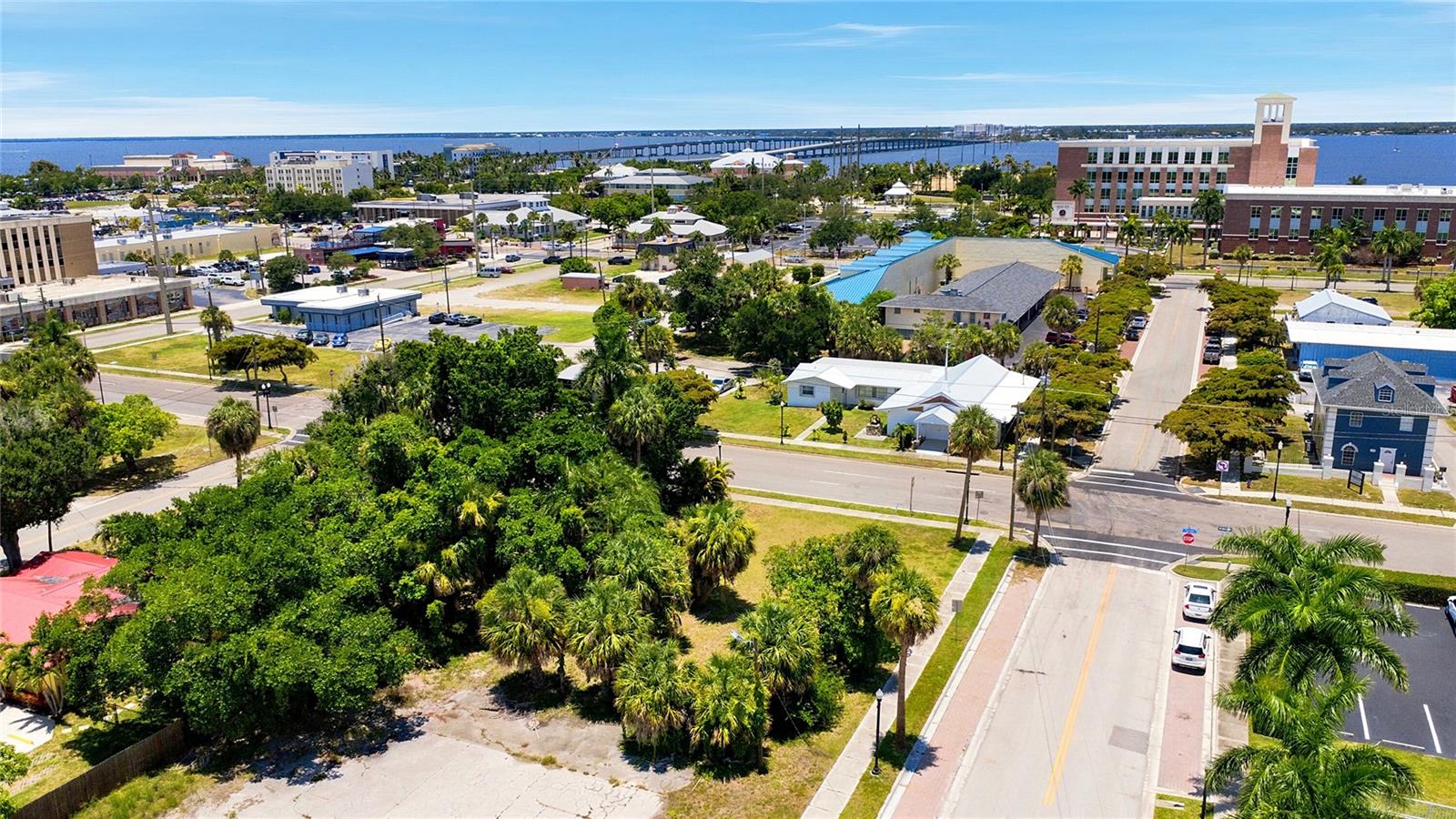 PUNTA GORDA - Land