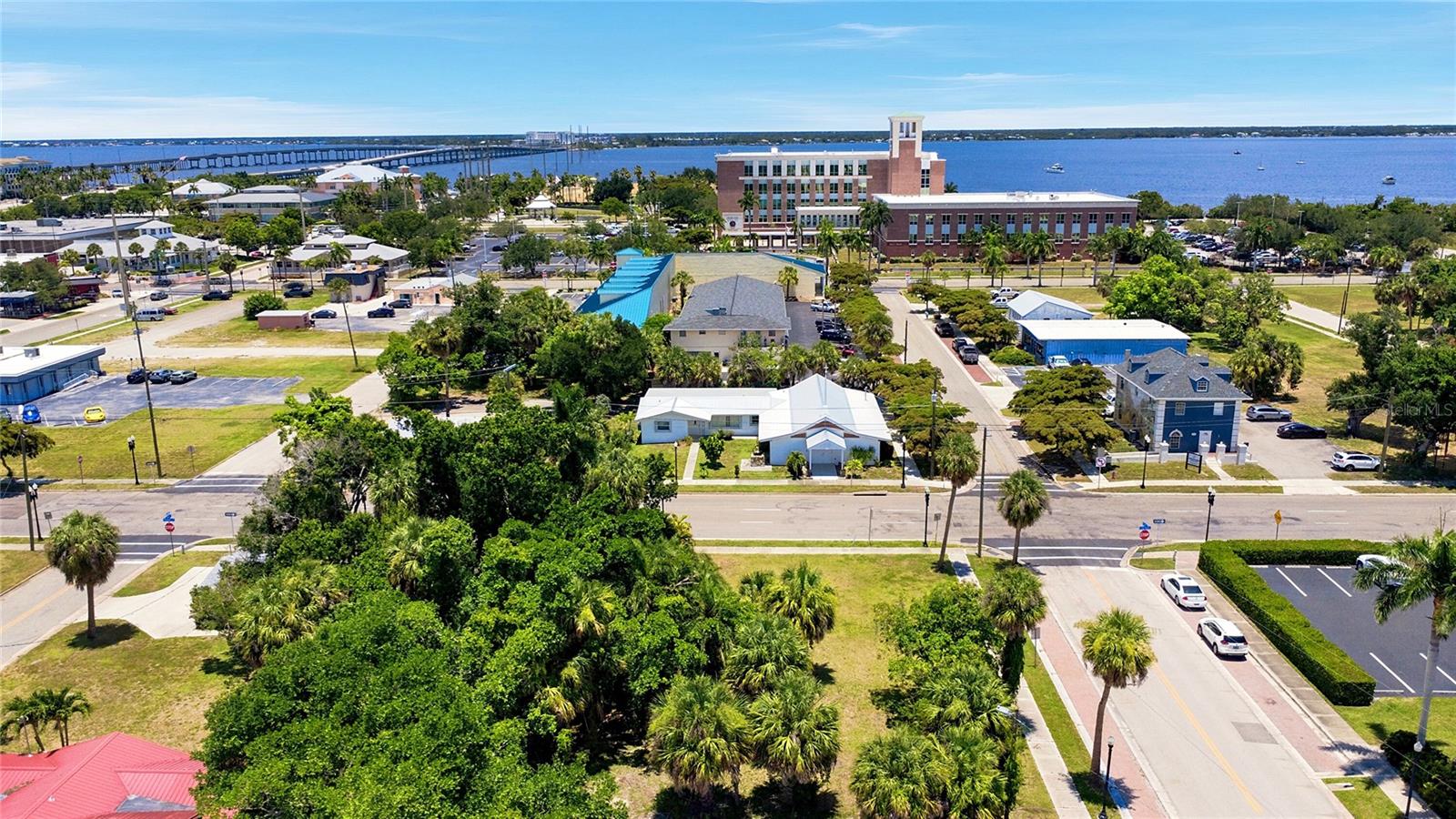 PUNTA GORDA - Land