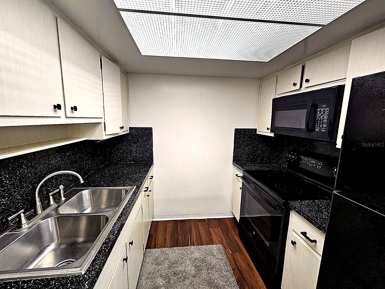 TYRONE 5TH AVE - Residential