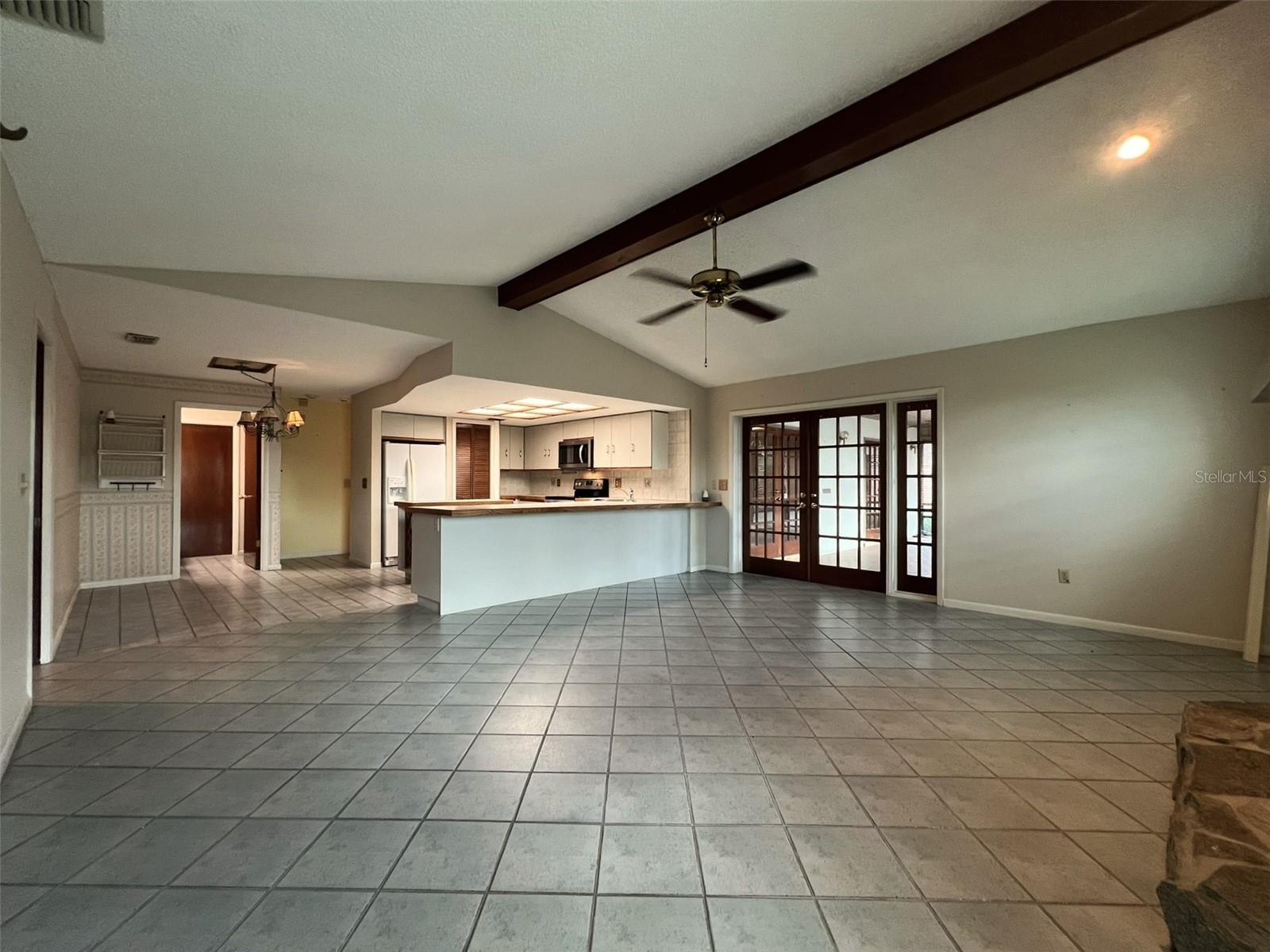 THERESA ARBOR - Residential