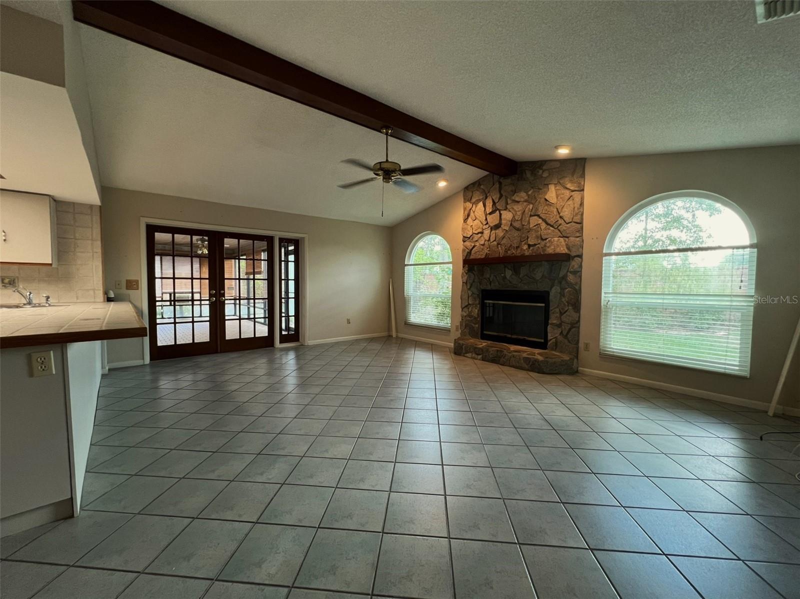 THERESA ARBOR - Residential