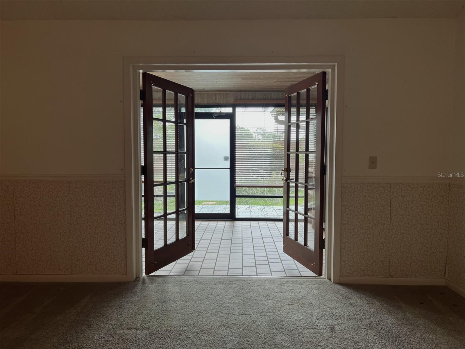 THERESA ARBOR - Residential