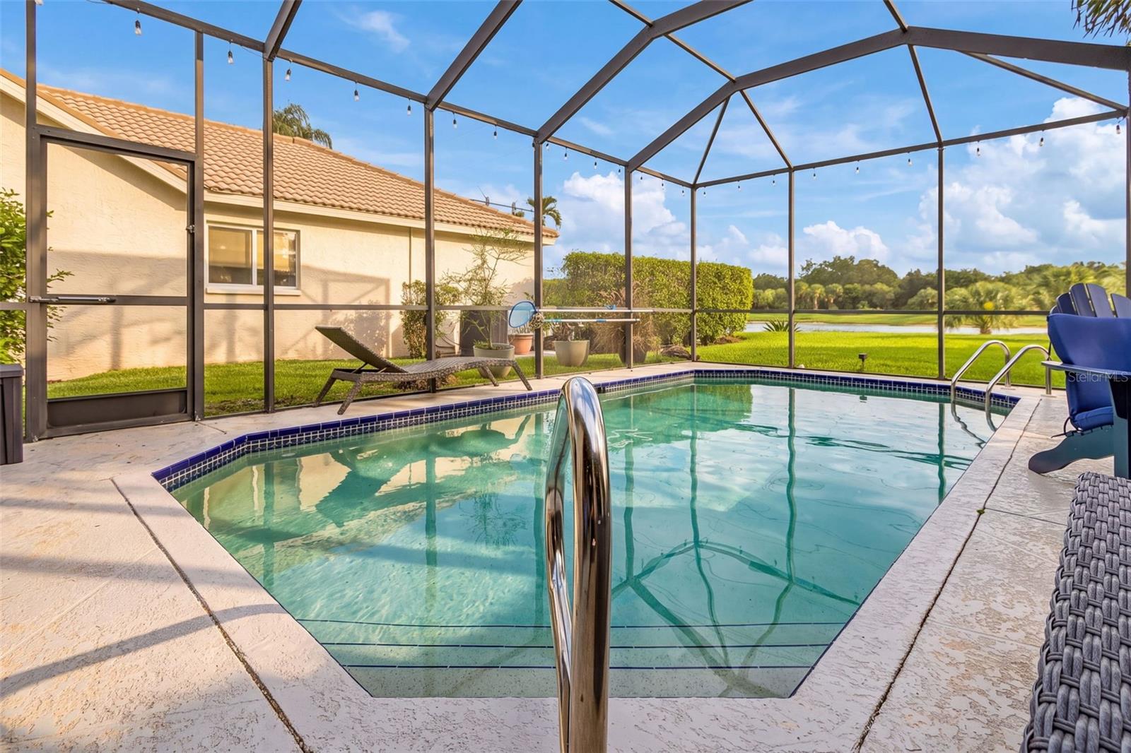 GATEWAY PH 11 - Residential