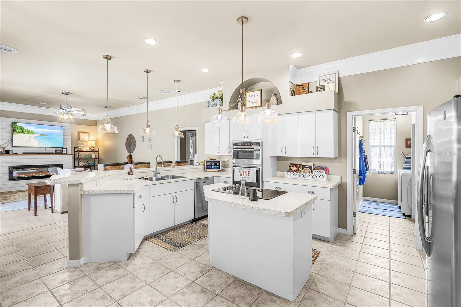 GATEWAY PH 11 - Residential