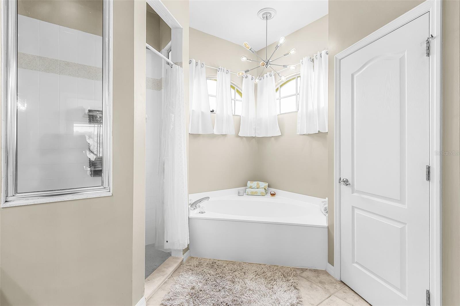 GATEWAY PH 11 - Residential