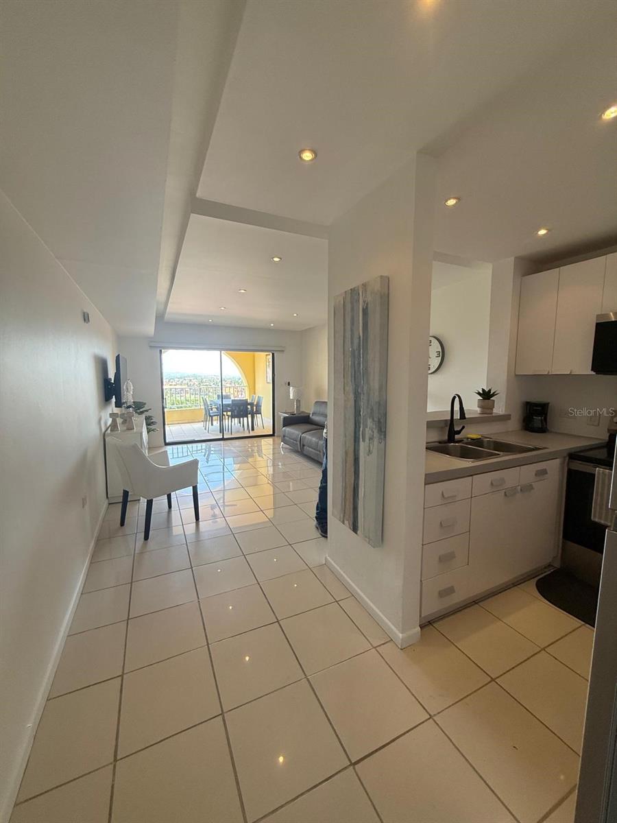 PALMANOVA PLAZA - Residential Lease