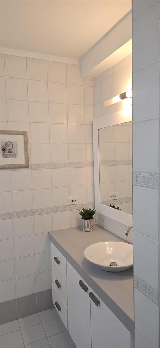 PALMANOVA PLAZA - Residential Lease