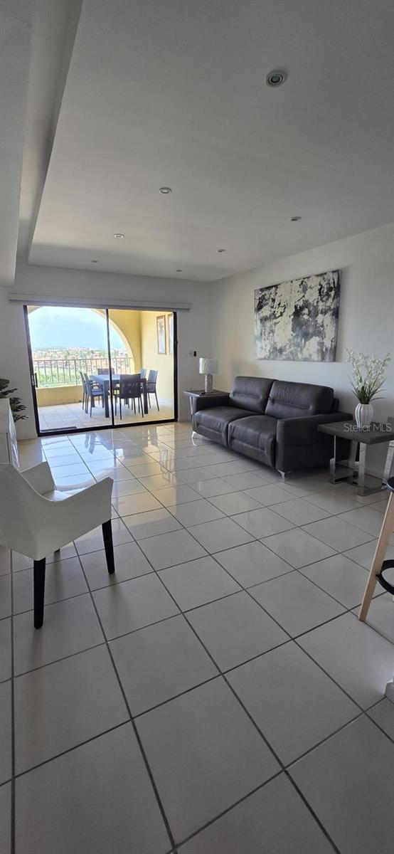 PALMANOVA PLAZA - Residential Lease