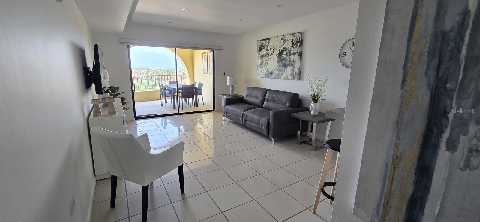 PALMANOVA PLAZA - Residential Lease