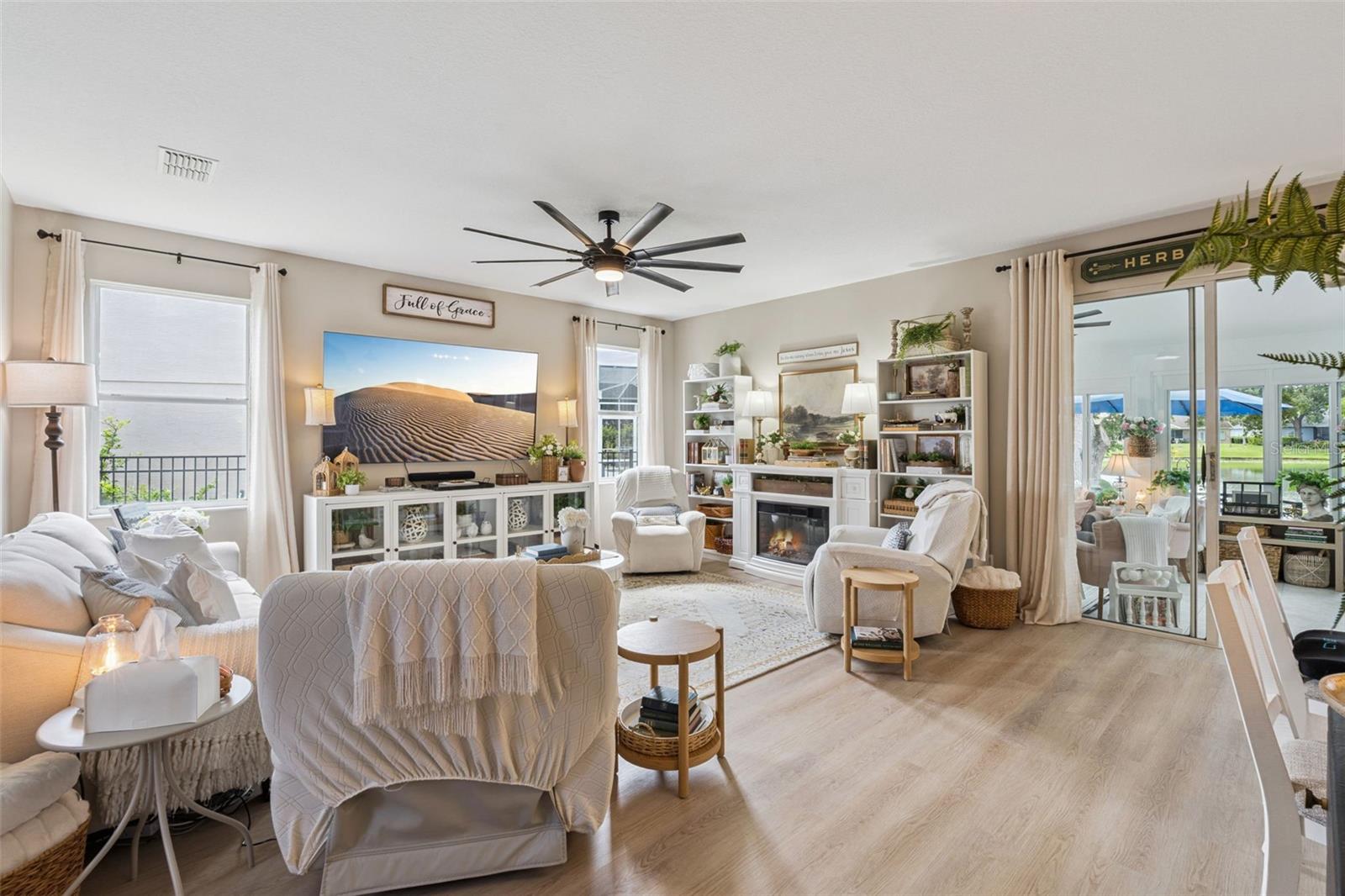 HUNTERS CREEK TR 335 PH 02 - Residential