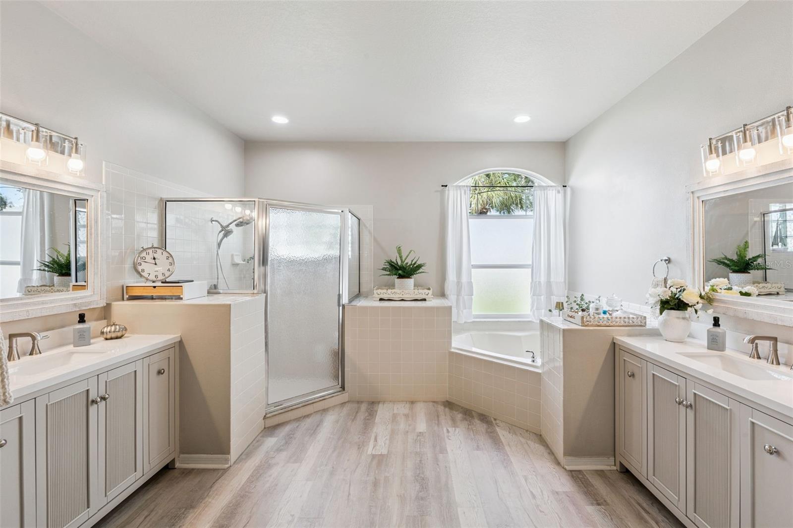 HUNTERS CREEK TR 335 PH 02 - Residential