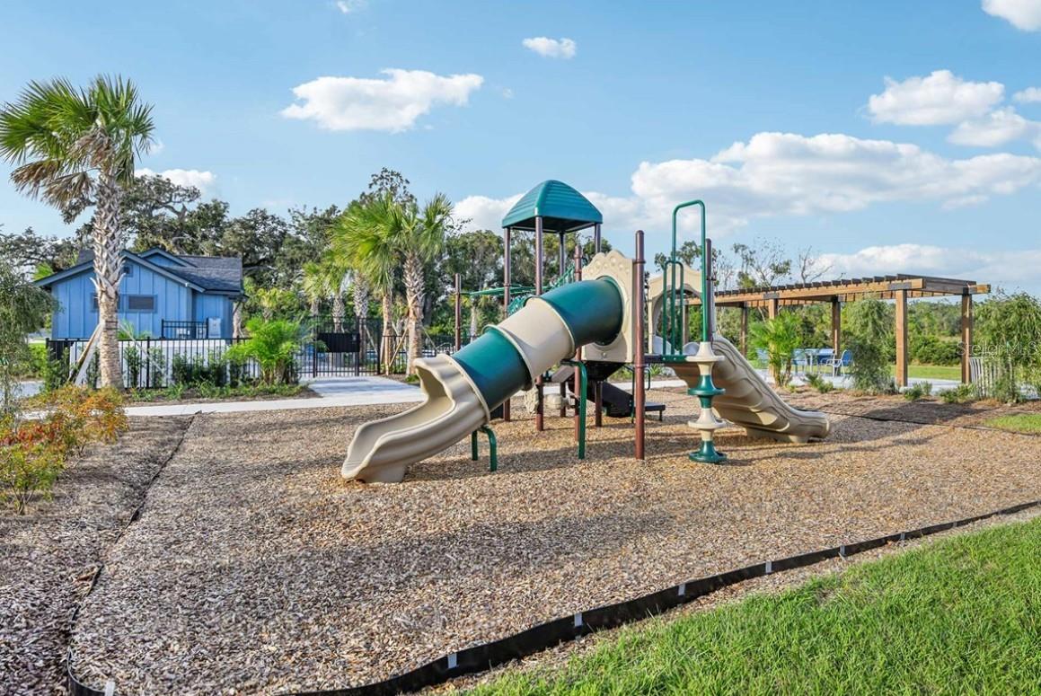 OAKFIELD AT MOUNT DORA - Residential