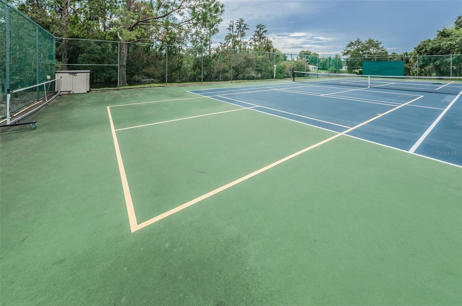 PARADISE POINTE WEST - Residential