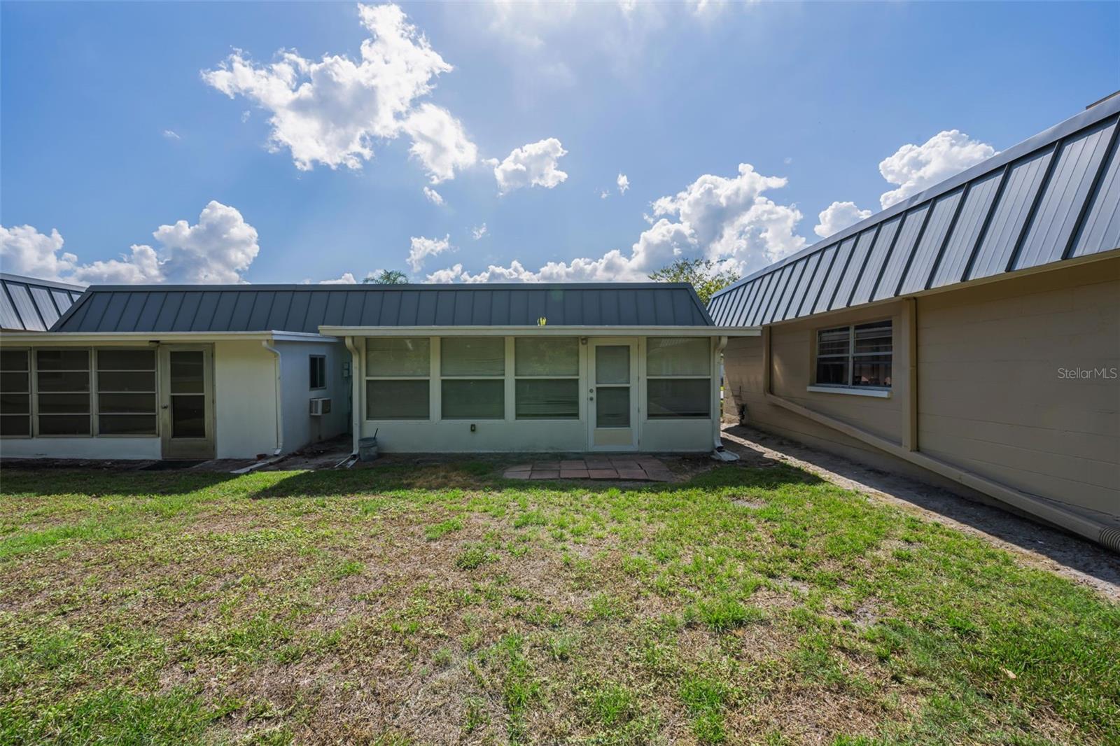 PARADISE POINTE WEST - Residential