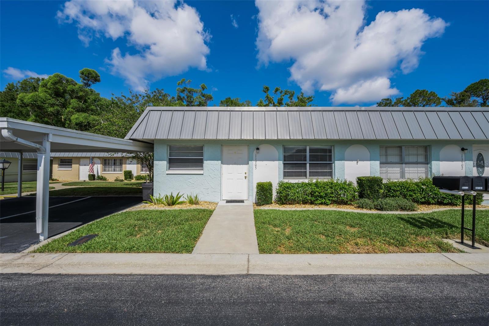 PARADISE POINTE WEST - Residential