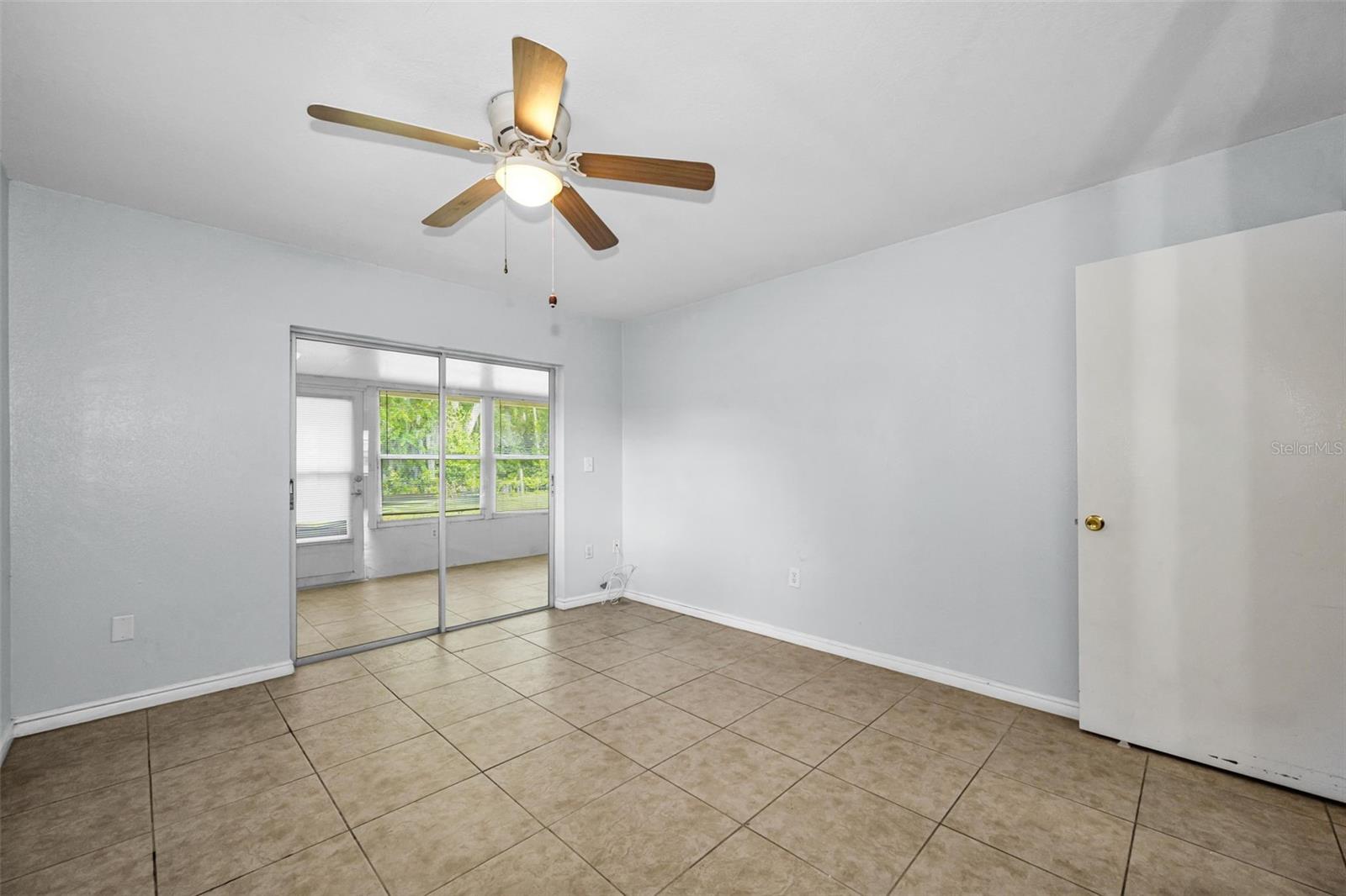 PARADISE POINTE WEST - Residential