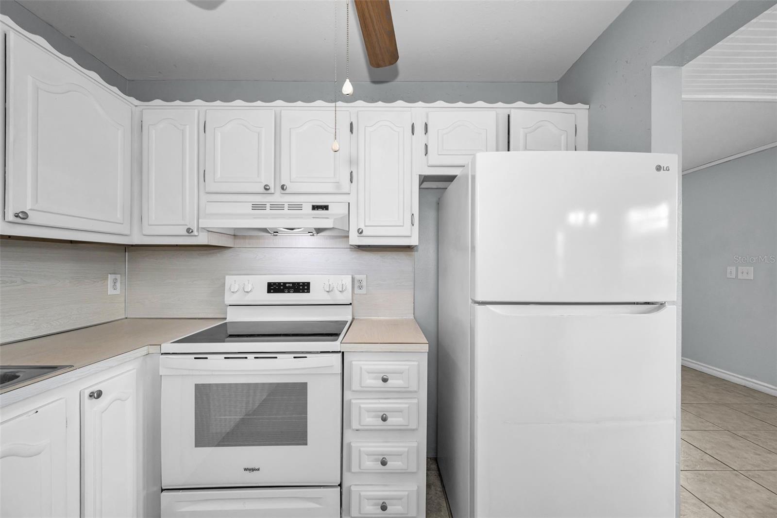 PARADISE POINTE WEST - Residential
