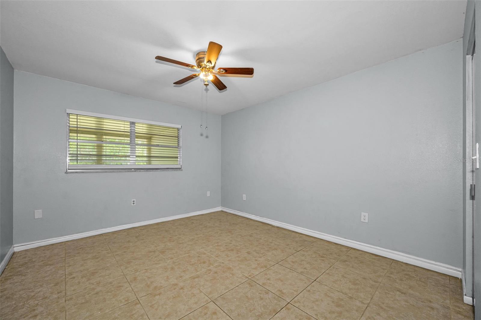 PARADISE POINTE WEST - Residential