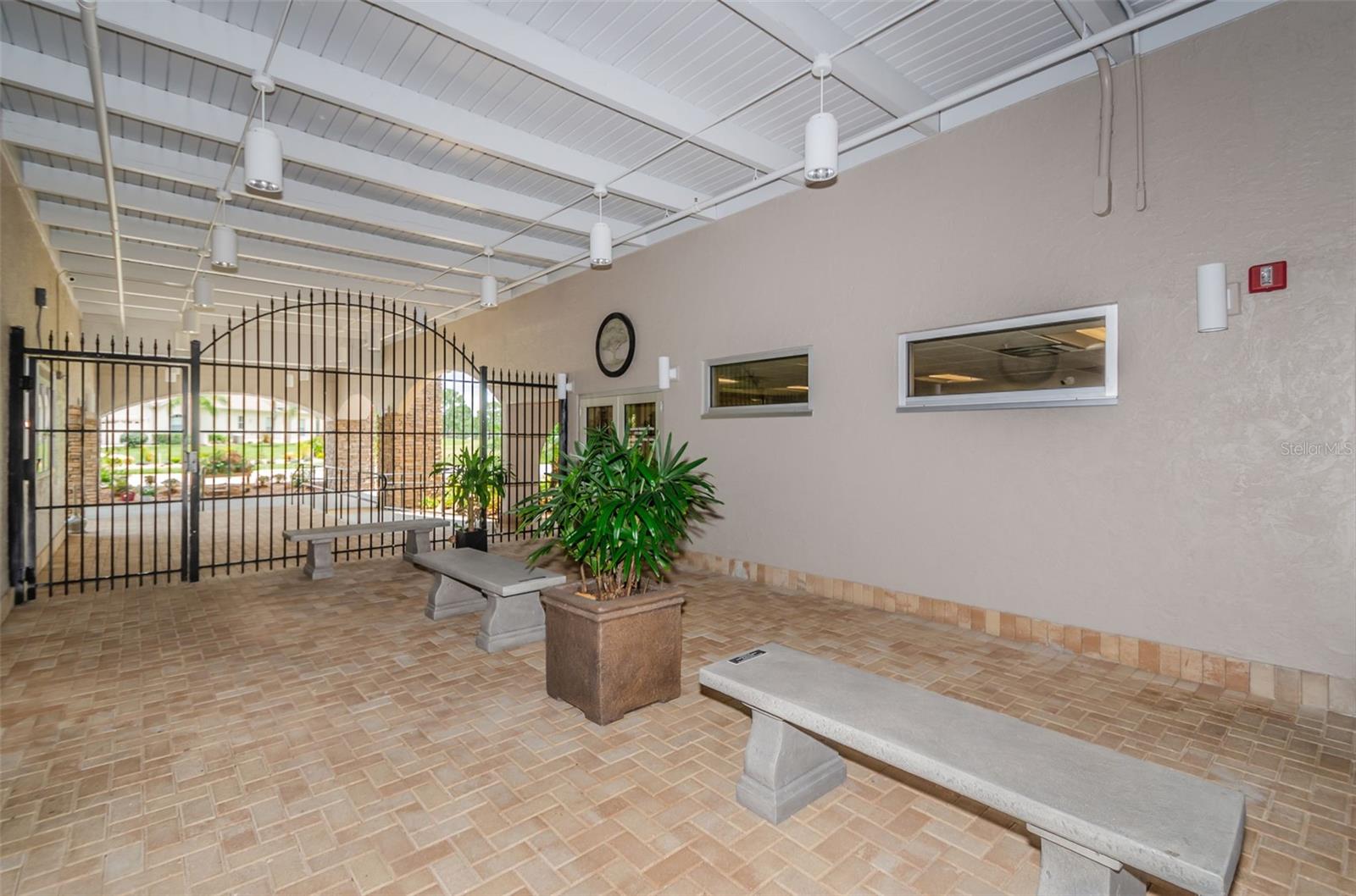 PARADISE POINTE WEST - Residential