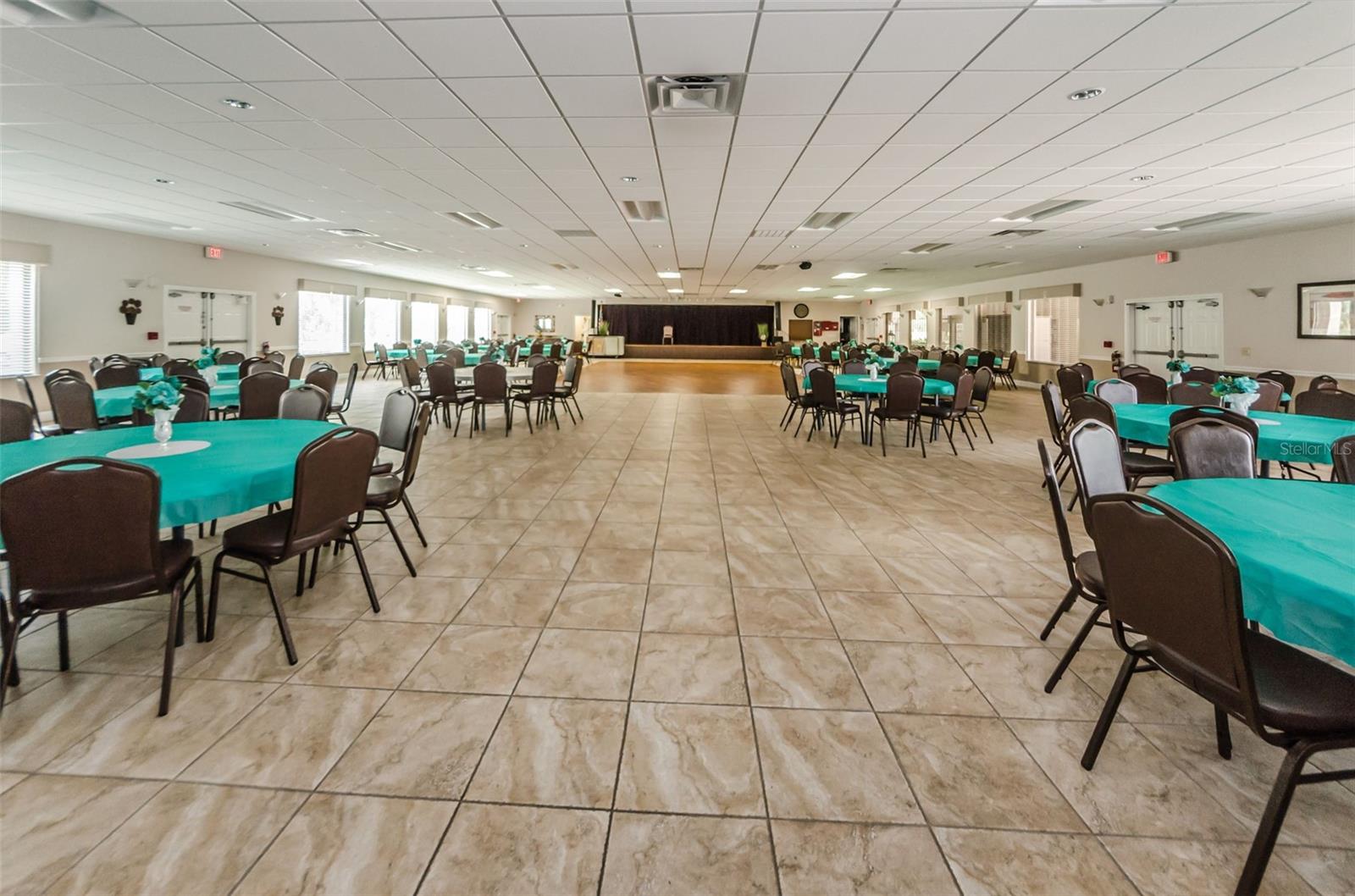 PARADISE POINTE WEST - Residential