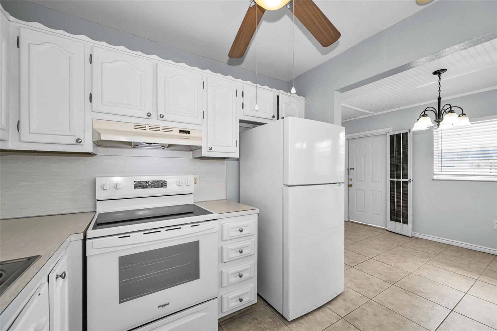 PARADISE POINTE WEST - Residential
