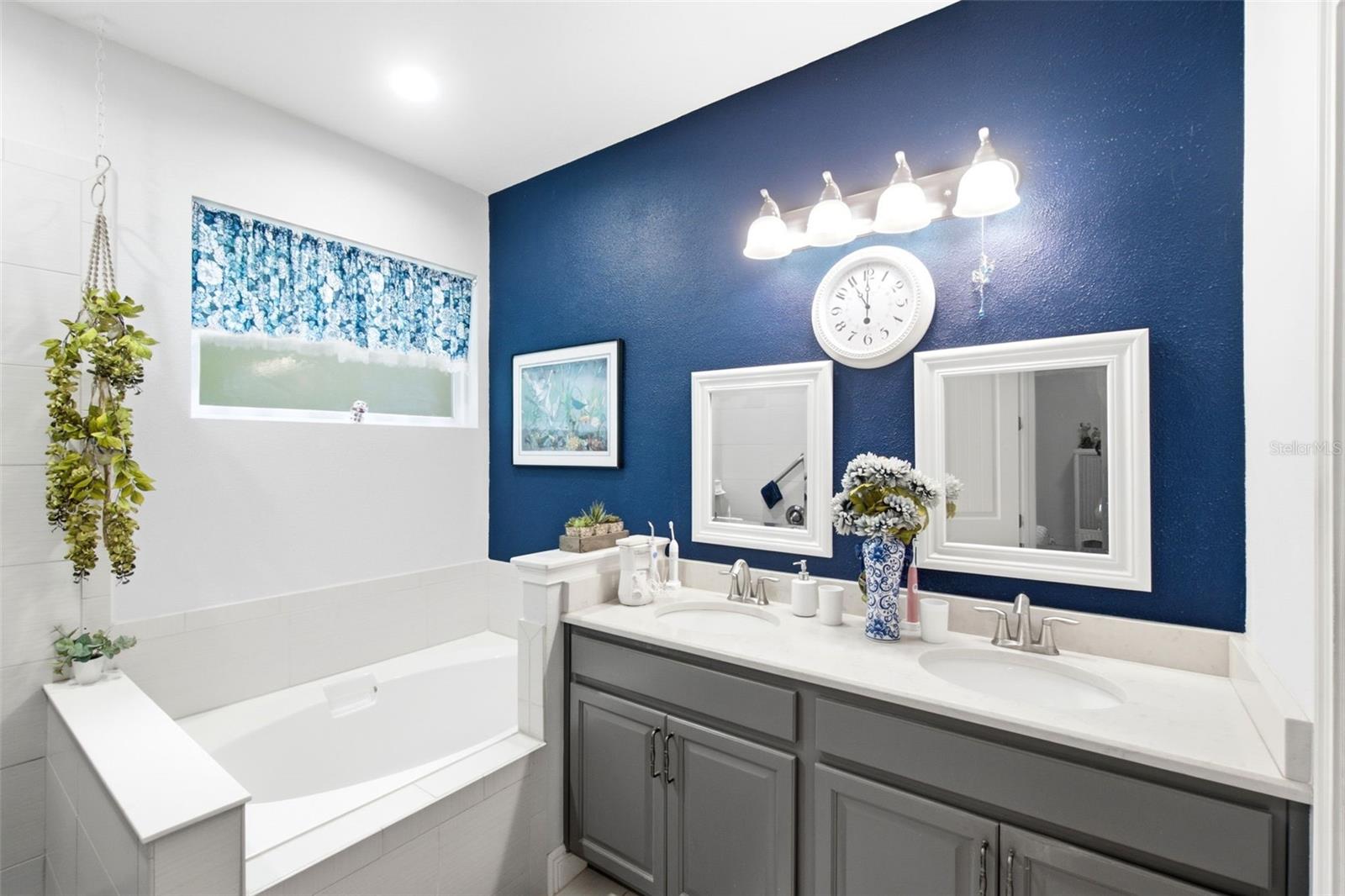 RIDGEWOOD CROSSING - Residential