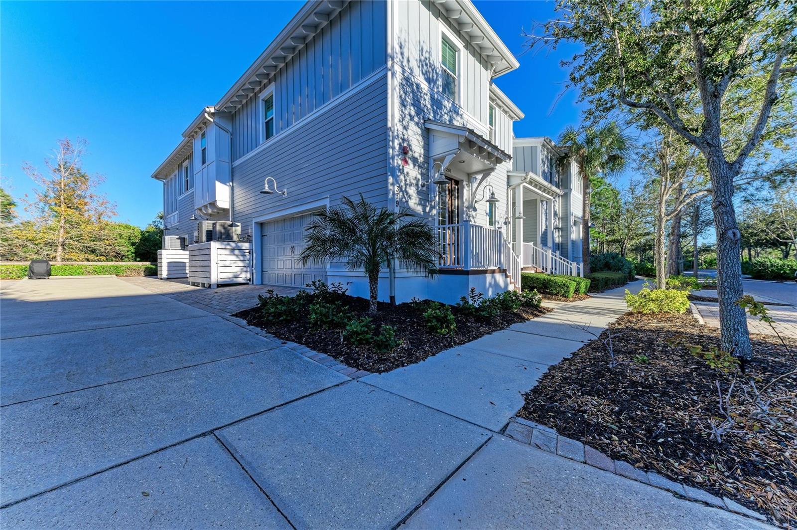 MANGROVE WALK ON HARBOUR ISLE PH 4 - Residential