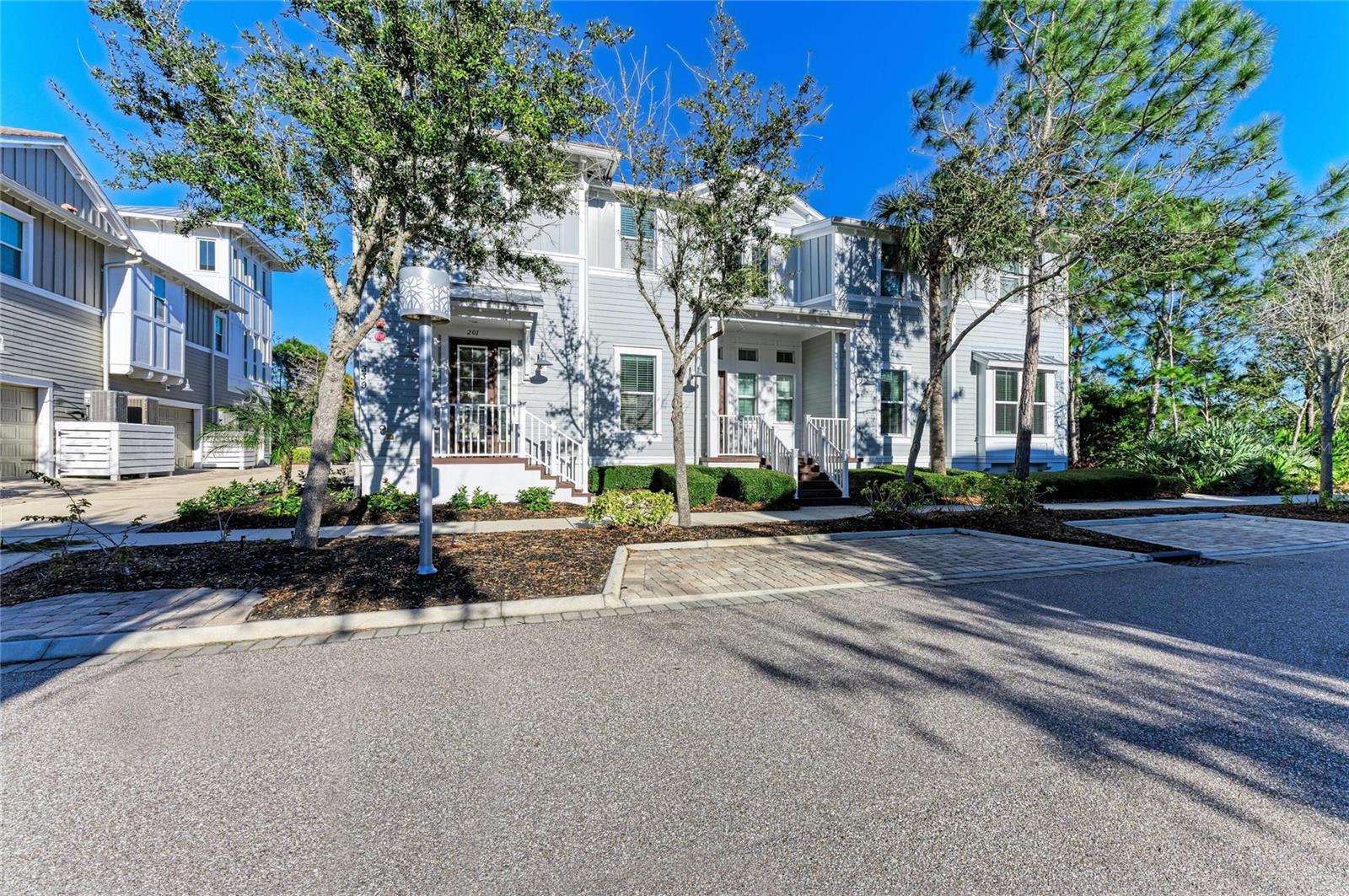 MANGROVE WALK ON HARBOUR ISLE PH 4 - Residential