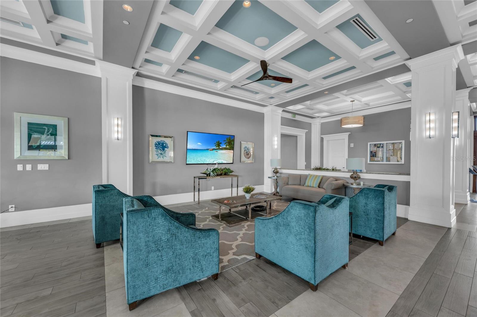 MANGROVE WALK ON HARBOUR ISLE PH 4 - Residential
