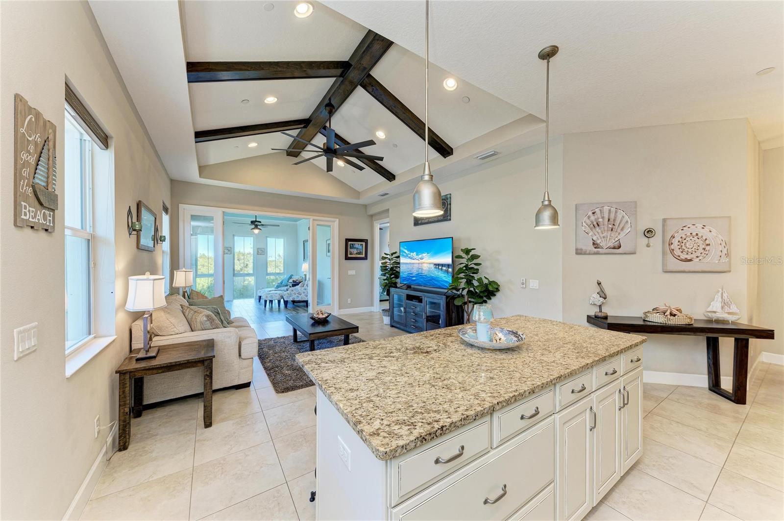MANGROVE WALK ON HARBOUR ISLE PH 4 - Residential