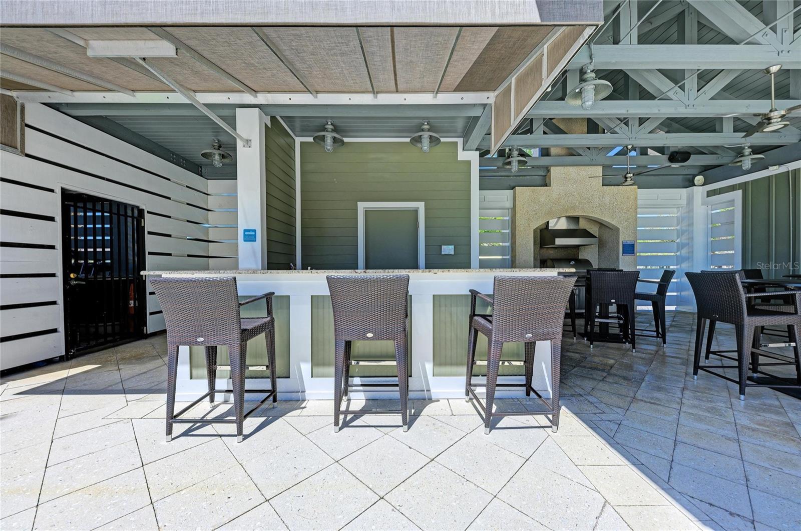 MANGROVE WALK ON HARBOUR ISLE PH 4 - Residential