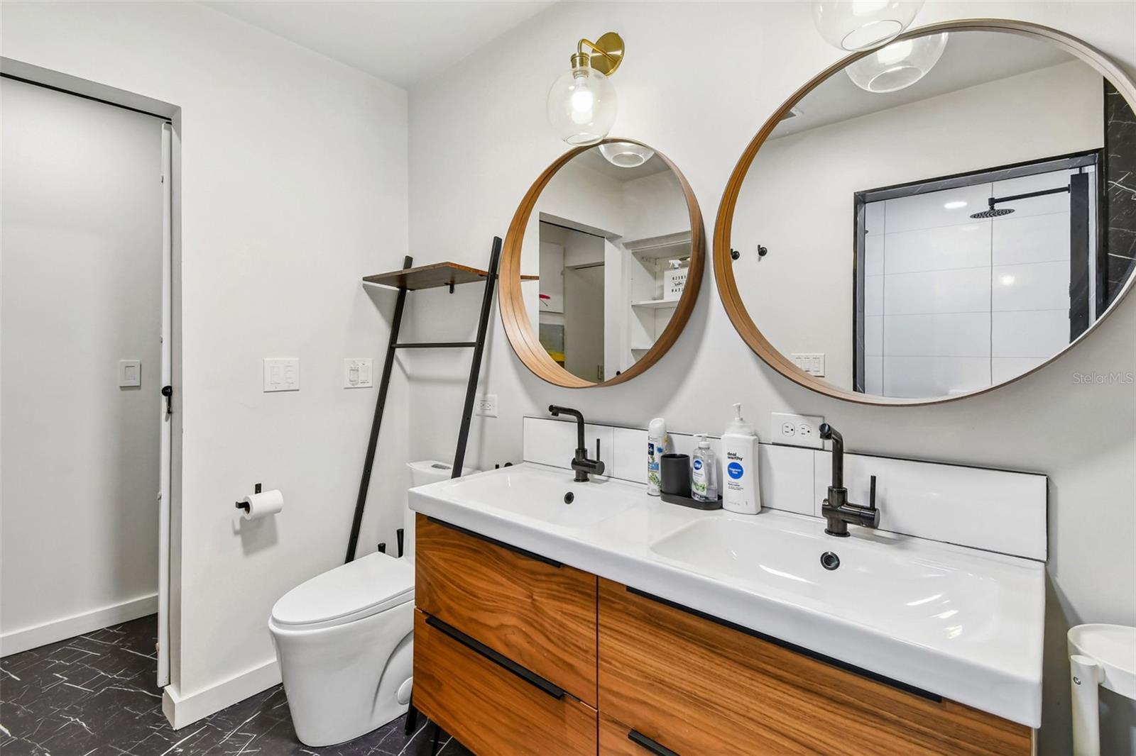 KENILWORTH SHORES SEC 03 - Residential Lease