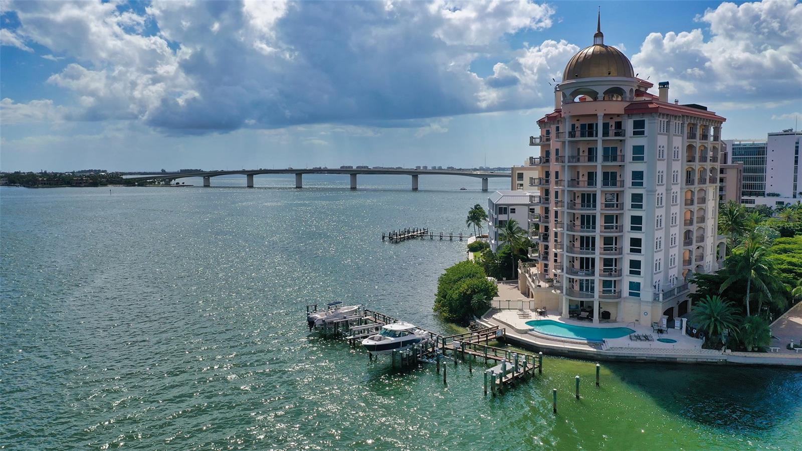 THE GRANDE RIVIERA - Residential