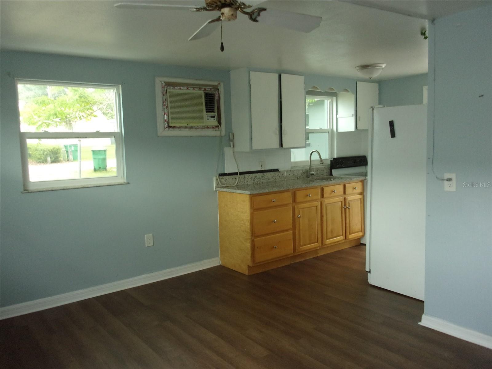 CITY ZEPHYRHILLS - Residential Lease