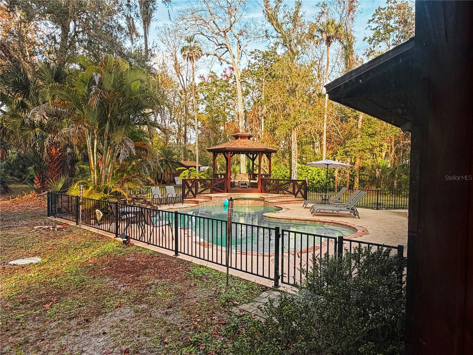 BAHAMA RANCHES - Residential