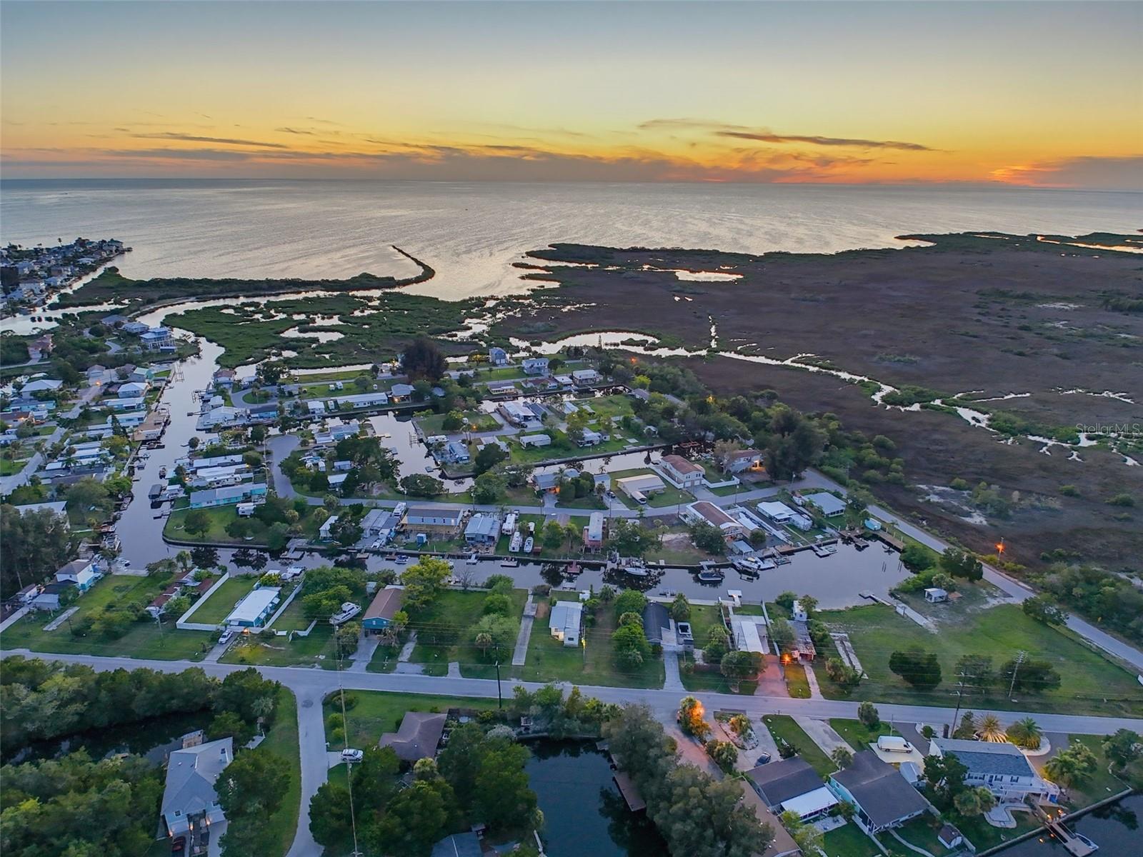 CAPE CAY - Land