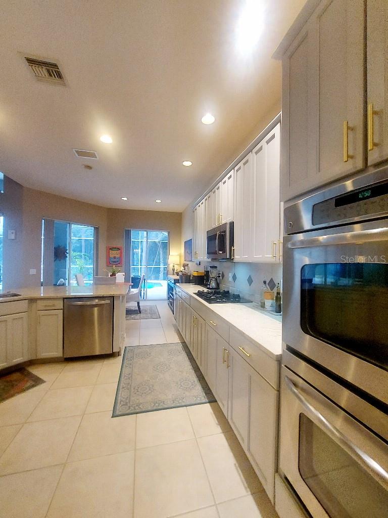 WESTCHASE SEC 305 & 306A - Residential