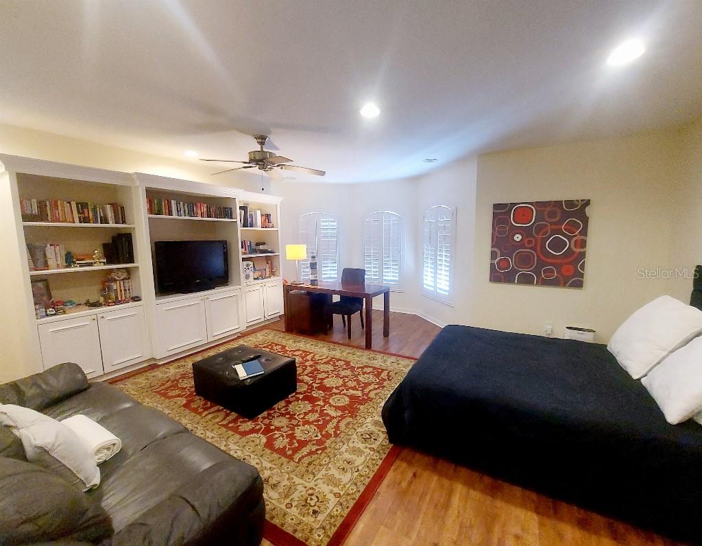 WESTCHASE SEC 305 & 306A - Residential