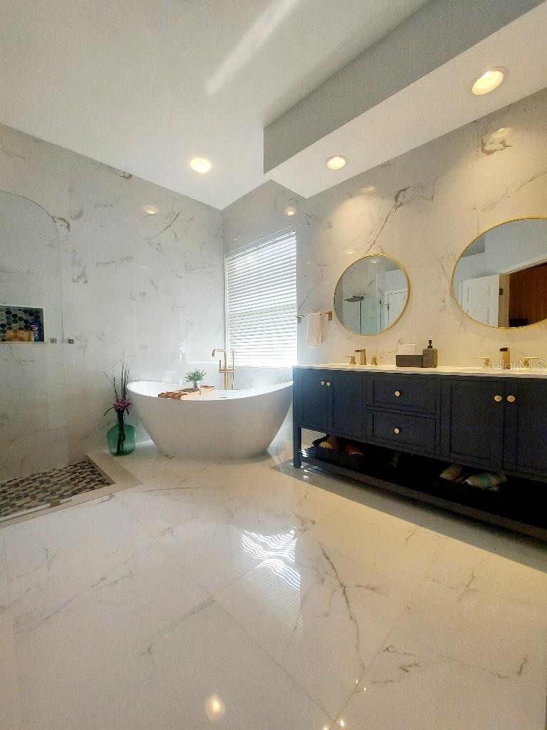 WESTCHASE SEC 305 & 306A - Residential