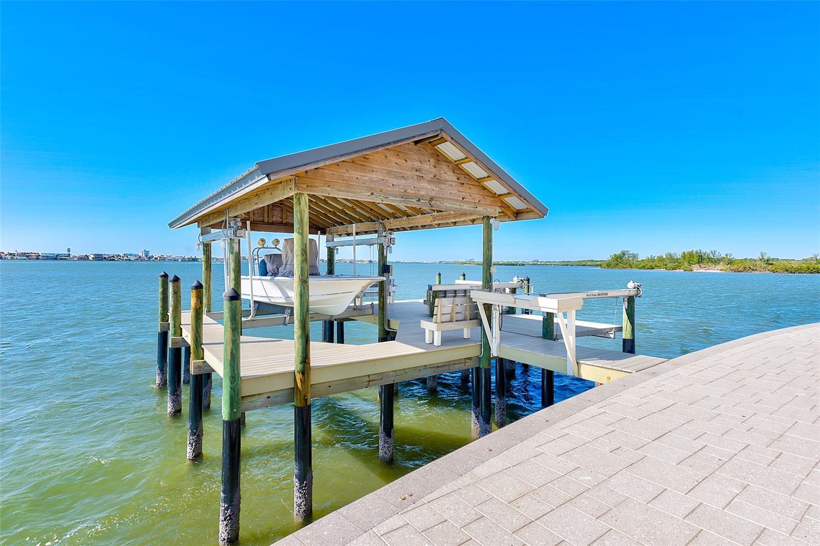 OAKHURST SHORES 1ST ADD - Residential