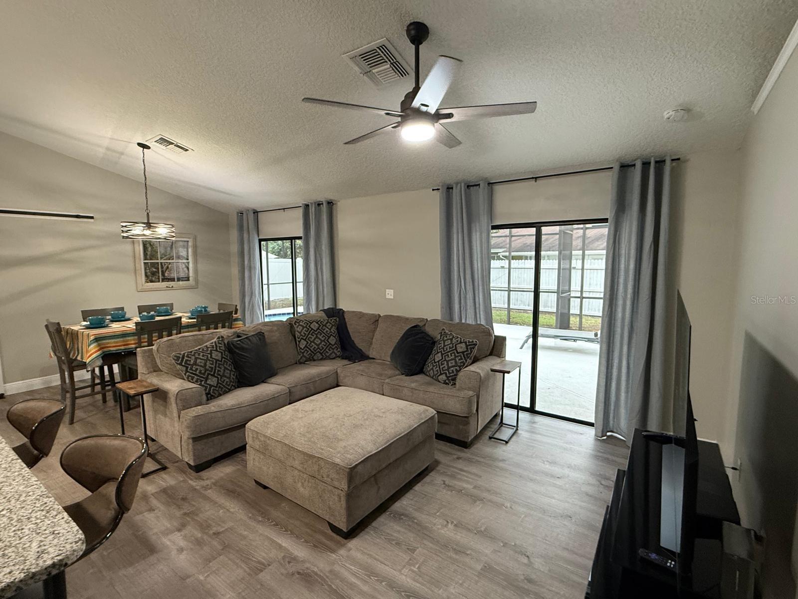 OAKS AT MILL RUN UNIT 2 THE - Residential