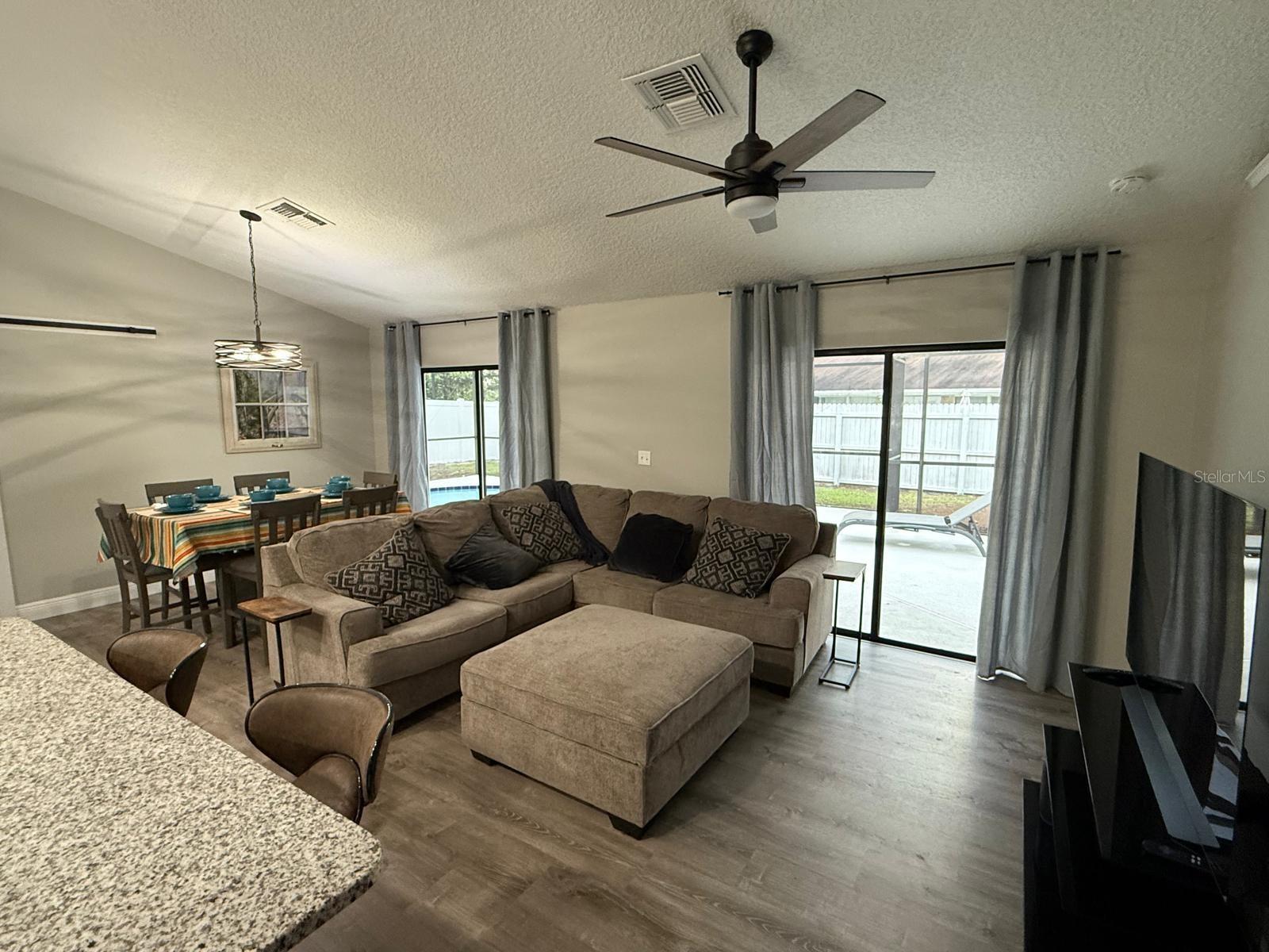 OAKS AT MILL RUN UNIT 2 THE - Residential