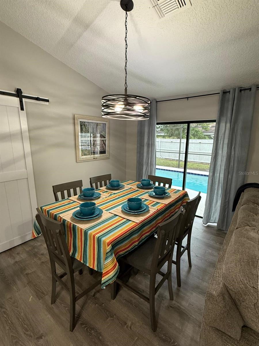 OAKS AT MILL RUN UNIT 2 THE - Residential