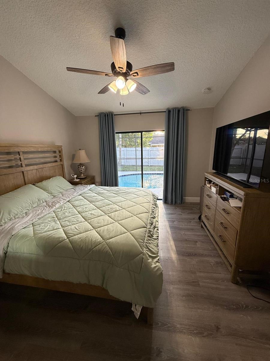 OAKS AT MILL RUN UNIT 2 THE - Residential