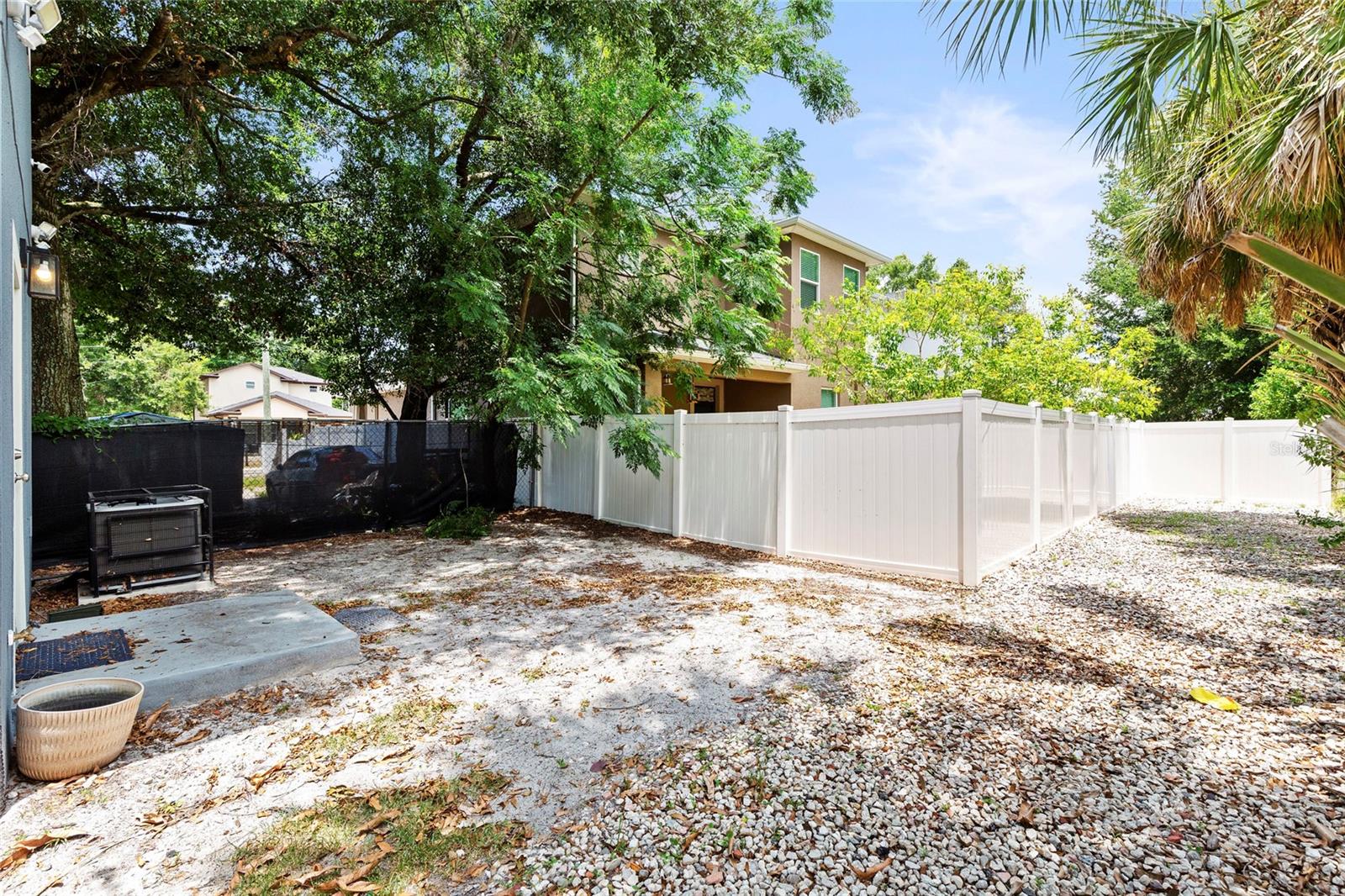 BANZA BANZA - Residential Lease