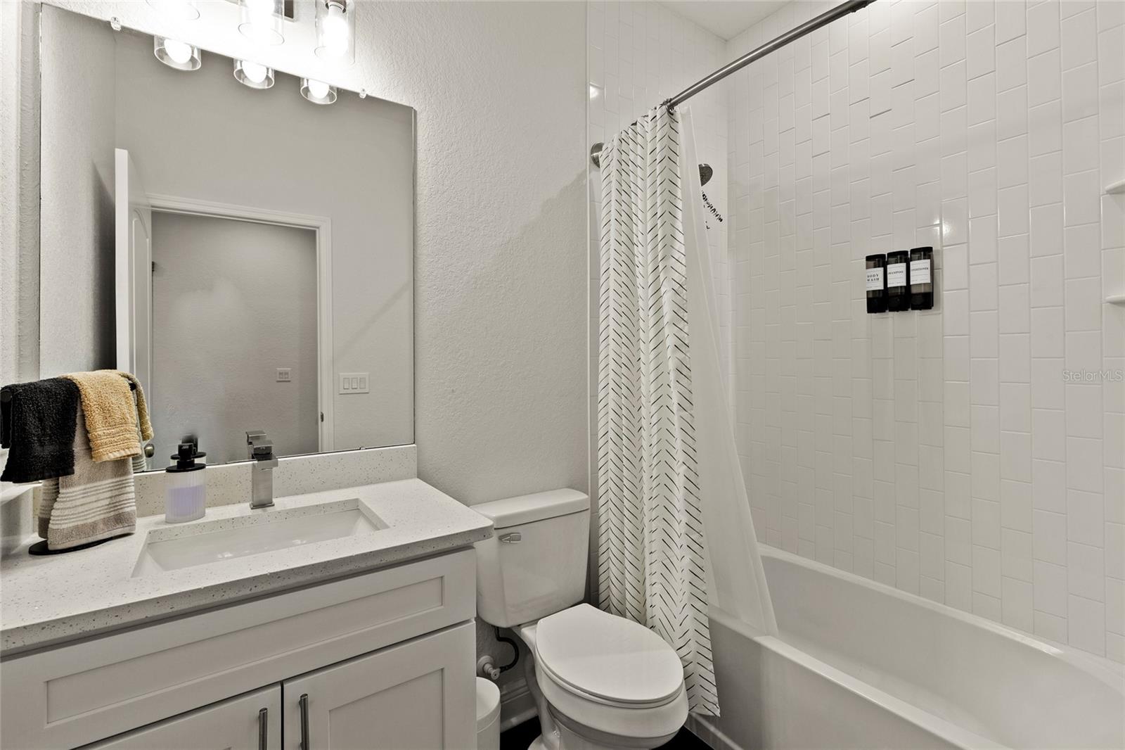 BANZA BANZA - Residential Lease